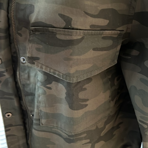 NWT Sanctuary Women's Armstrong Jacket Cropped Drawstring Camo Green Size Medium - Picture 3 of 11